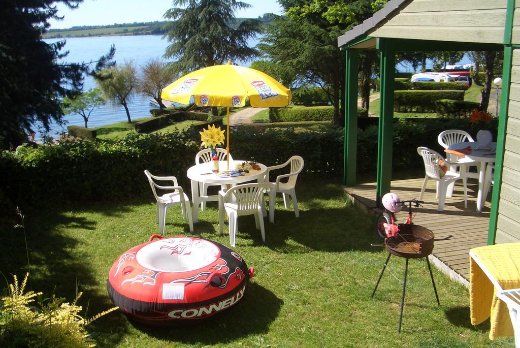 Beau-Rivage Du Lac De Pareloup Hotell Salles-Curan Eksteriør bilde