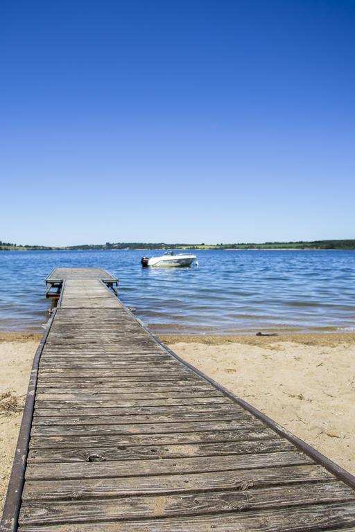 Beau-Rivage Du Lac De Pareloup Hotell Salles-Curan Eksteriør bilde